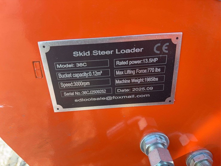 future-ft36c-skid-steer-loader---electric-start,-open-station,-40"-bucket-image-7