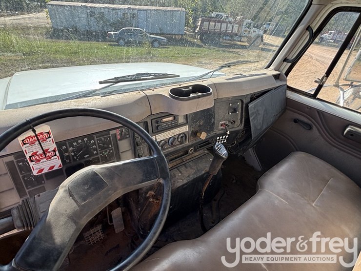 1999-international-4900-image-10