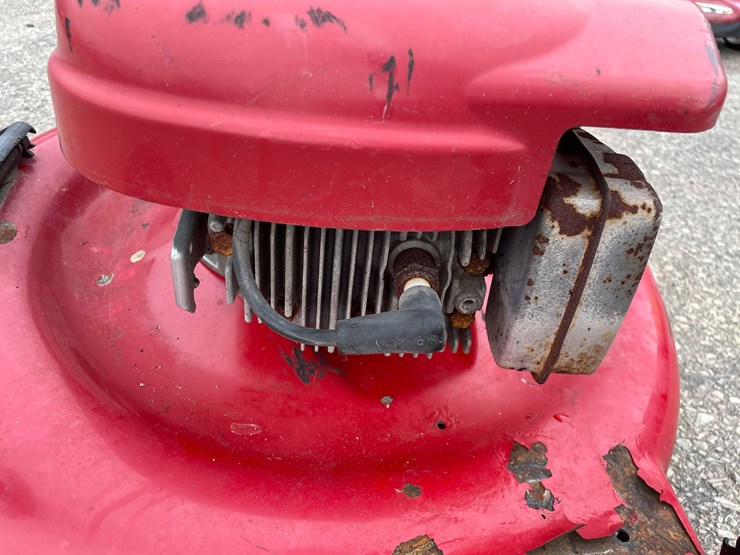 #14030-•-(2)-toro-recycler-lawn-mowers-(o4)-image-40