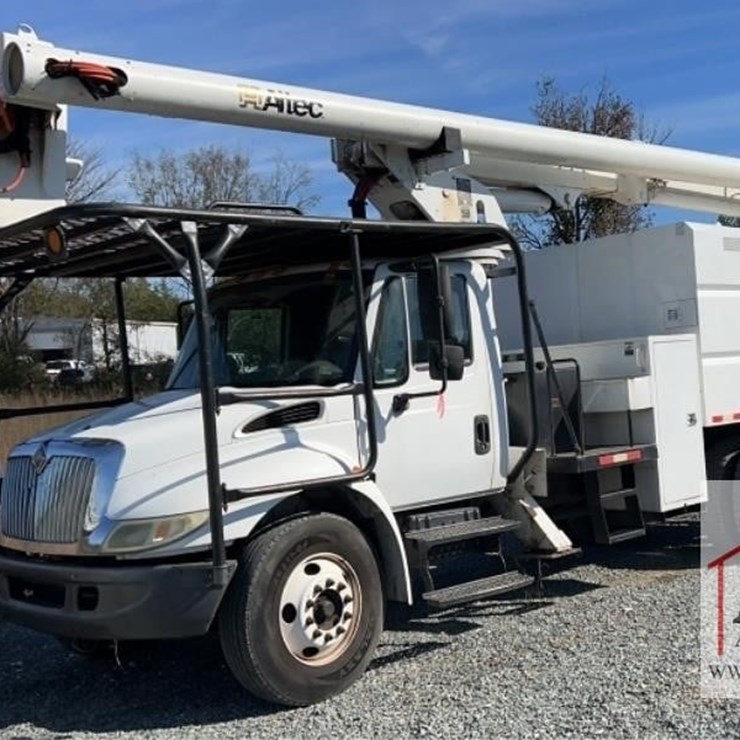 2005 INTERNATIONAL DURASTAR 4300