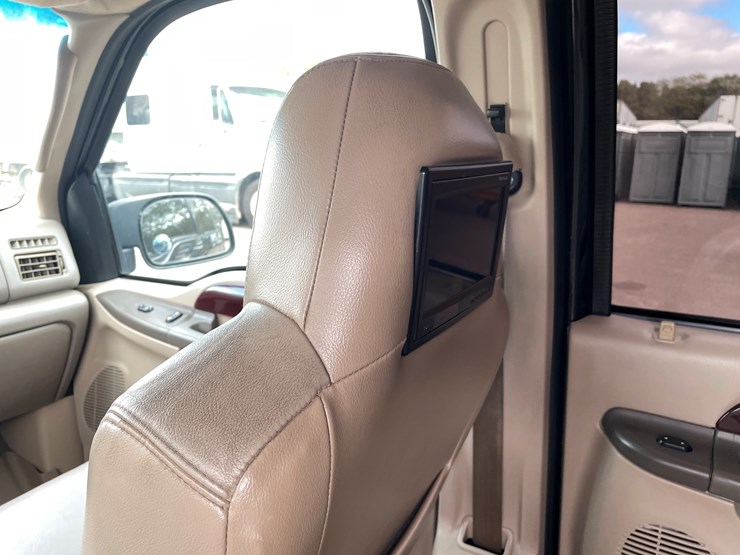 2003-ford-excursion-image-64