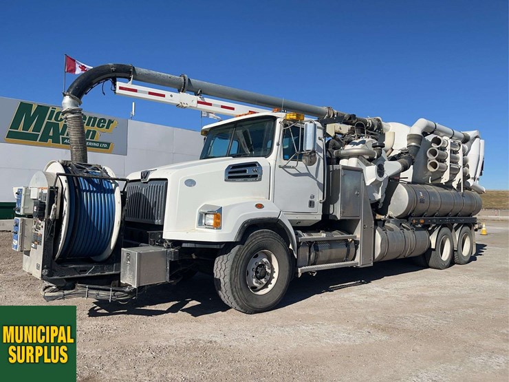 2015-western-star-4700-image-1