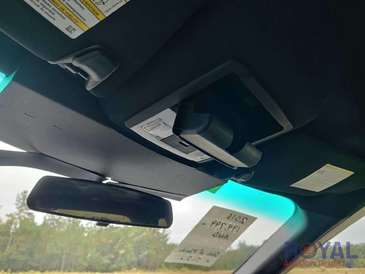 2016-ford-explorer-image-19