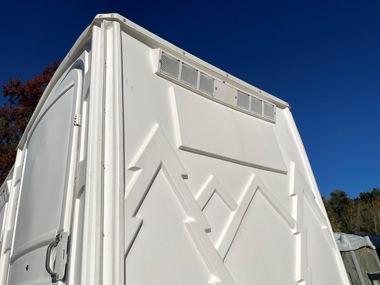 #5660-•-poly-portables-flushable-porta-potty-with-sink-image-4