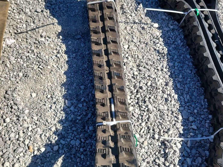 mini-skid-steer-or-excavator-tracks-image-2