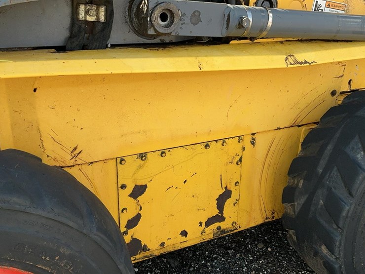 new-holland-ls190-image-13