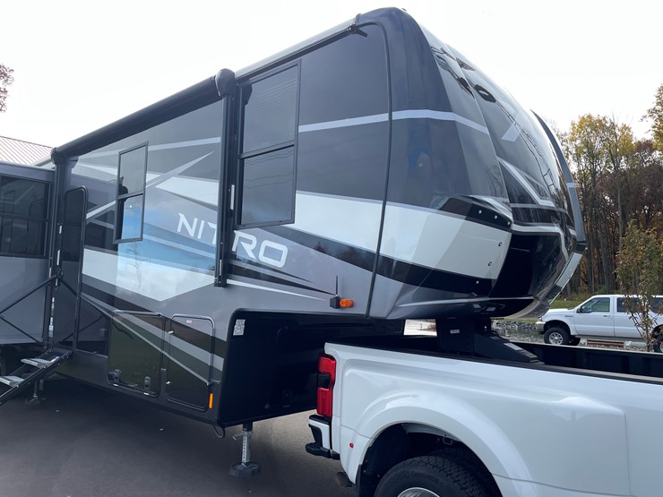 #4502-•-2025-forest-river-xlr-nitro-lux-toy-hauler-(wi-title)-image-8