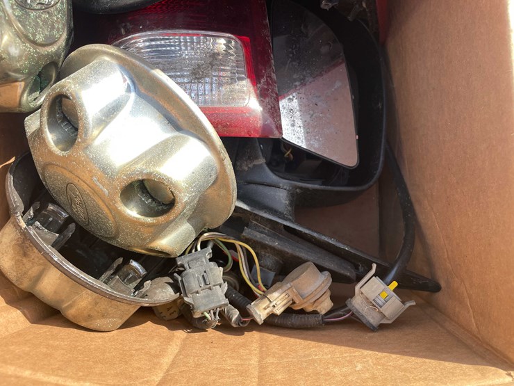 #14101-•-ford-parts-(o4)-image-15