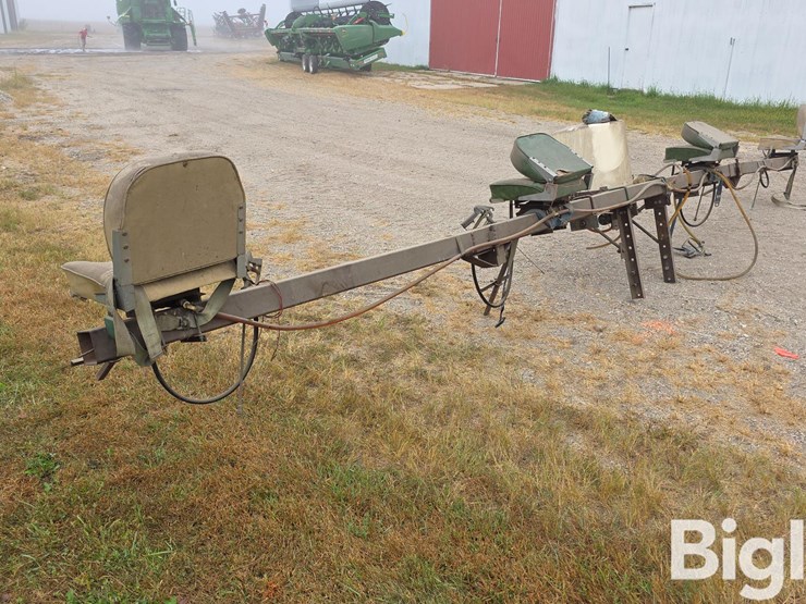 3--pt-4-person-ride-on-sprayer-bar-image-7