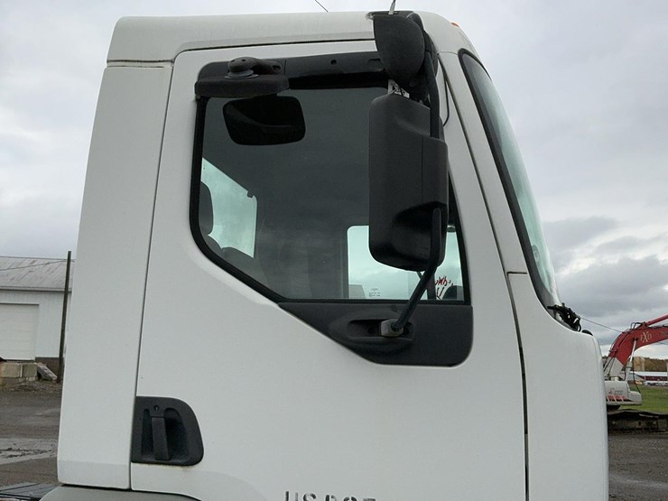 #2001-•-2011-mack-midlum-truck-chassis-image-50