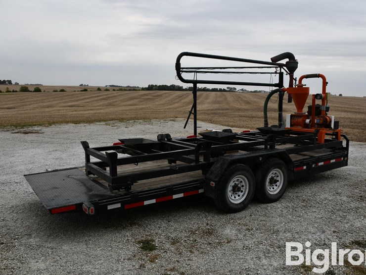 2011-corn-pro-3-box-seed-tender-on-t/a-tilt-deck-utility-trailer-image-5