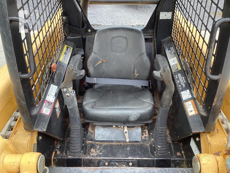 2005-deere-ct322-image-14