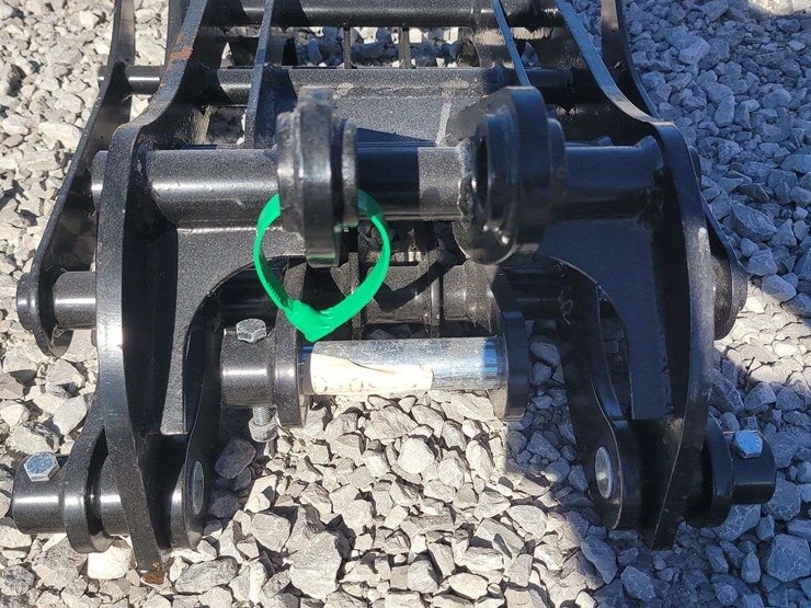 mini-excavator-grapple.-image-2