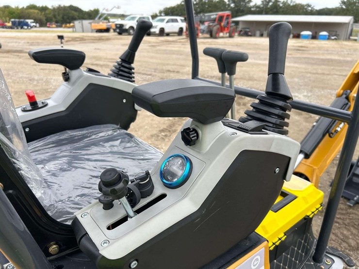 2025-sdlanch-sdle18p-mini-excavator-image-11