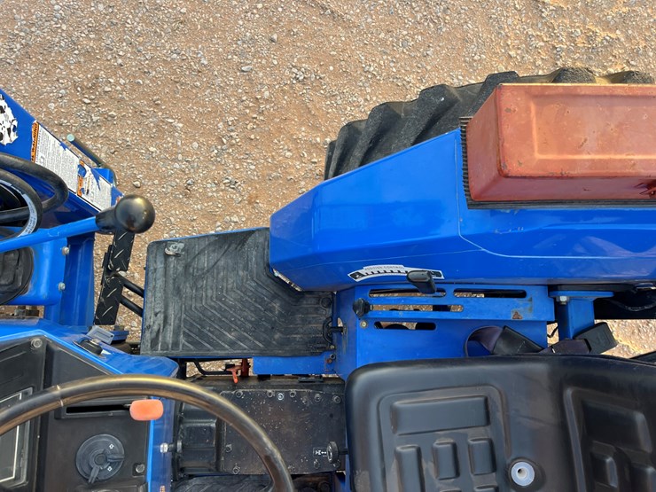 new-holland-tc30-image-11