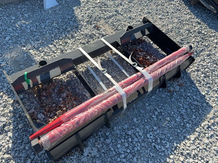 skid-steer-bale-fork-image-1