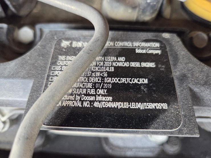 2019-bobcat-t740-image-31