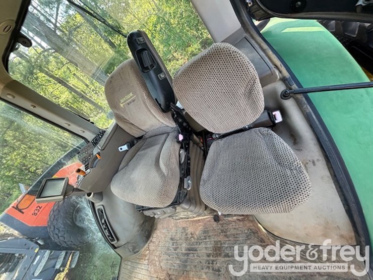 2013-john-deere-8310r-image-10