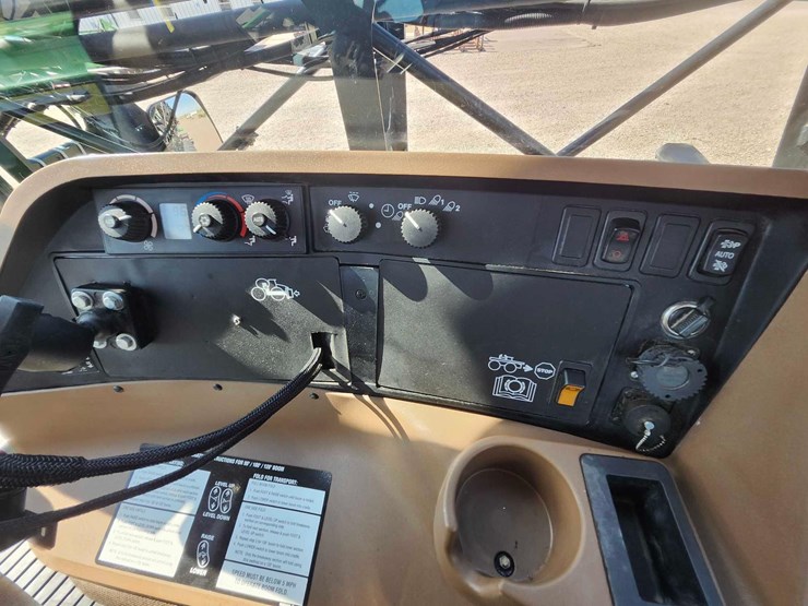2014-john-deere-4940-image-36