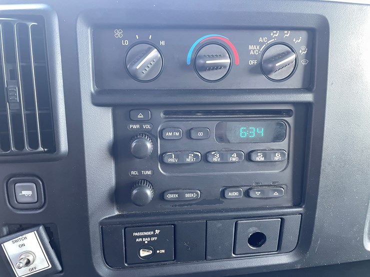 2007-chevrolet-g3500-image-68