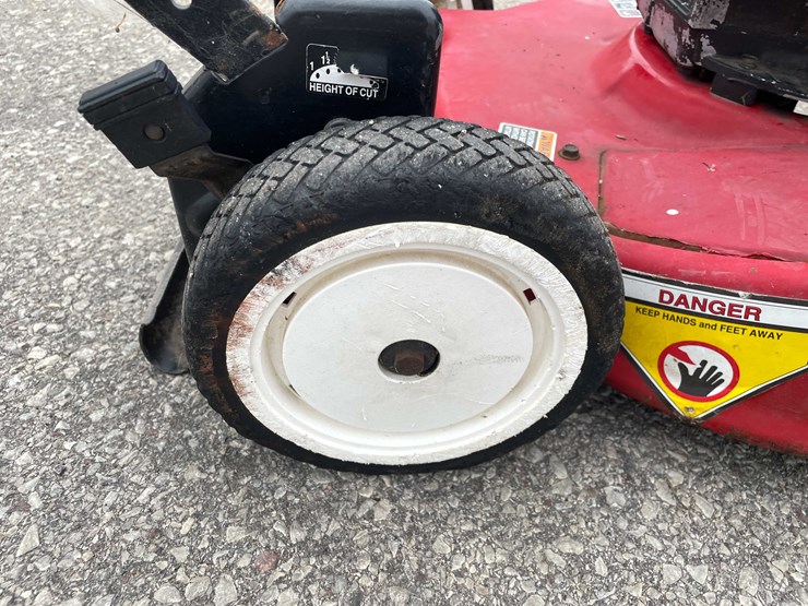 #14027-•-toro-recycler-lawn-mower-(o3)-image-18