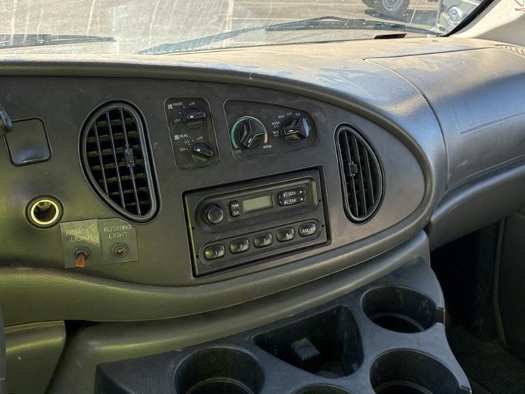 2006-ford-e350-image-15