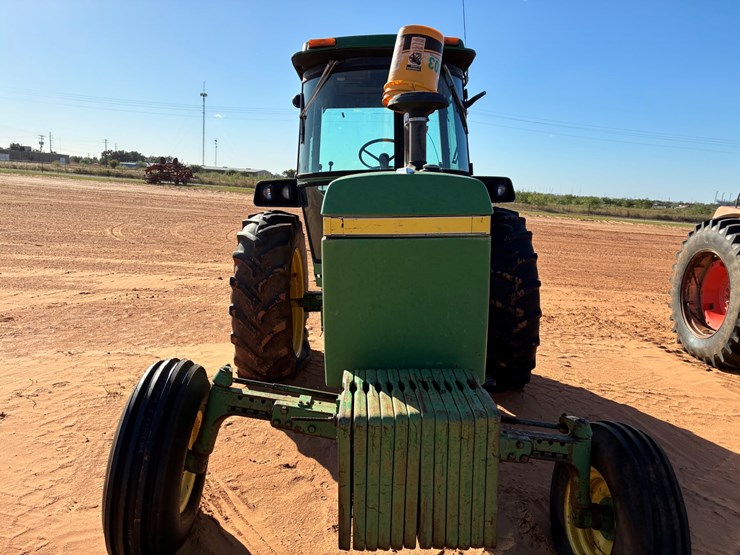 john-deere-4240-image-9