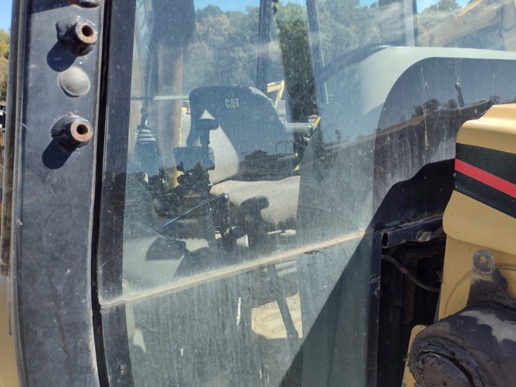 caterpillar-420d-image-38