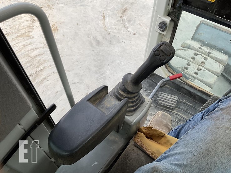 2019-takeuchi-tb2150-image-22