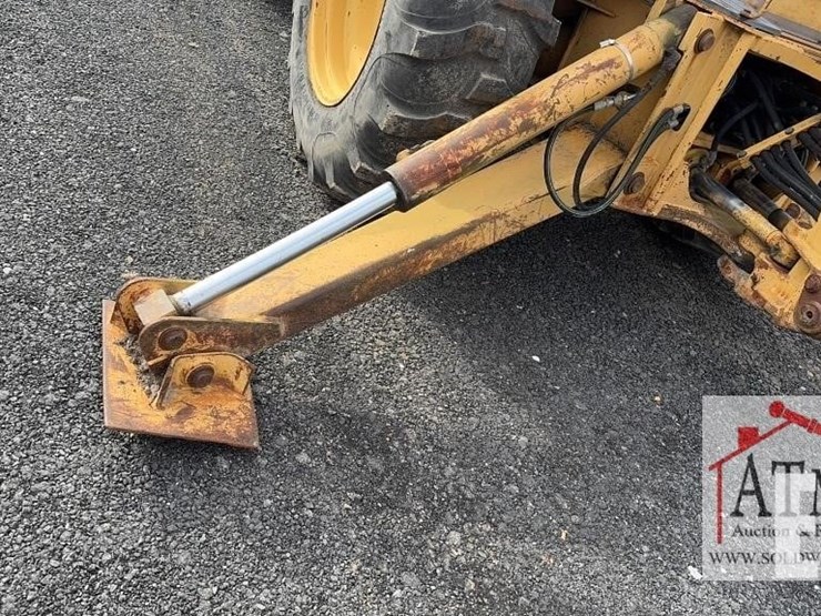 1996-ford-555d-image-8