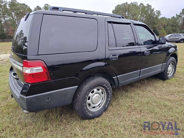 2016-ford-expedition-image-3