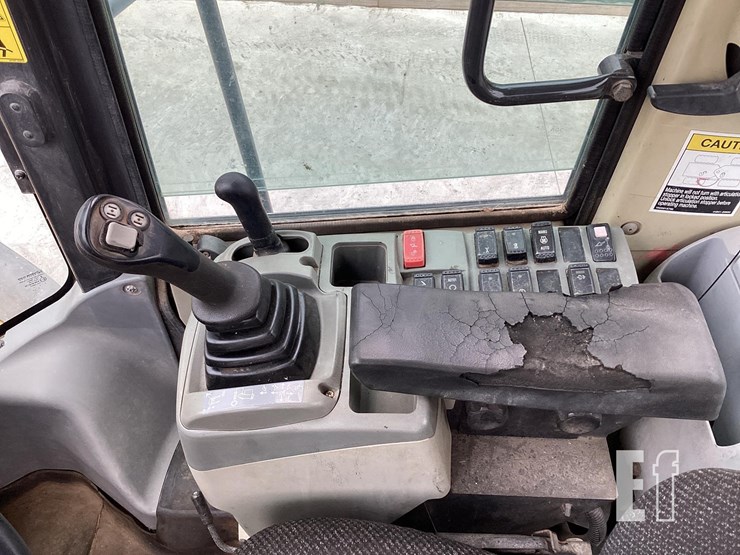 2015-kawasaki-80z7-image-14