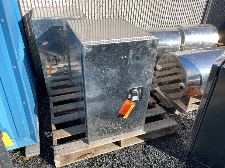 #5688-•-chandler-truck-mount-toolbox-image-2