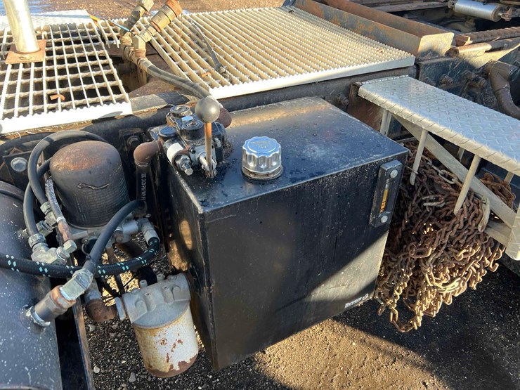 1996-peterbilt-378-image-11