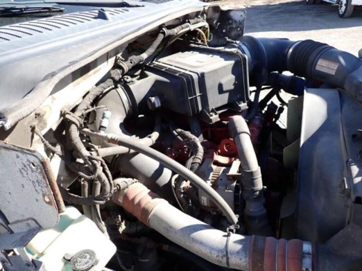 2013-ford-f750-image-28