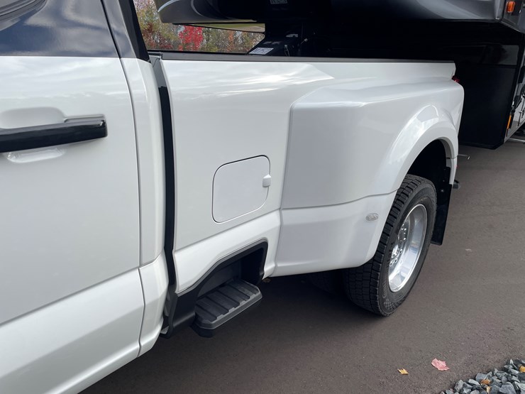 2023-ford-f450-platinum-image-21