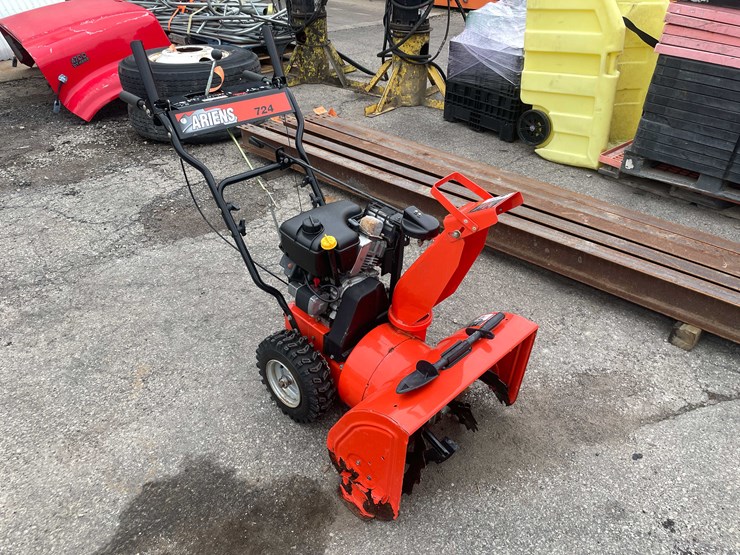 #14034-•-ariens-724-snowblower-(o4)-image-3