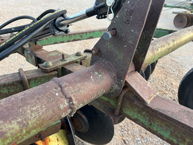 john-deere-bw-image-13