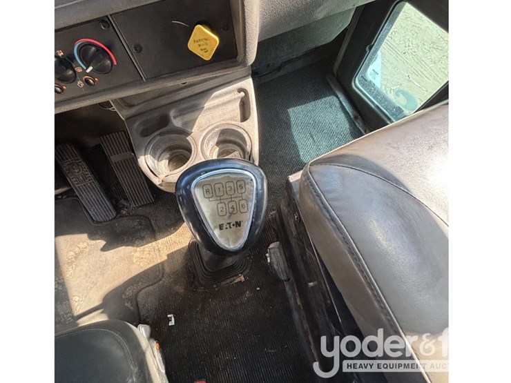 2015-kenworth-t370-image-17