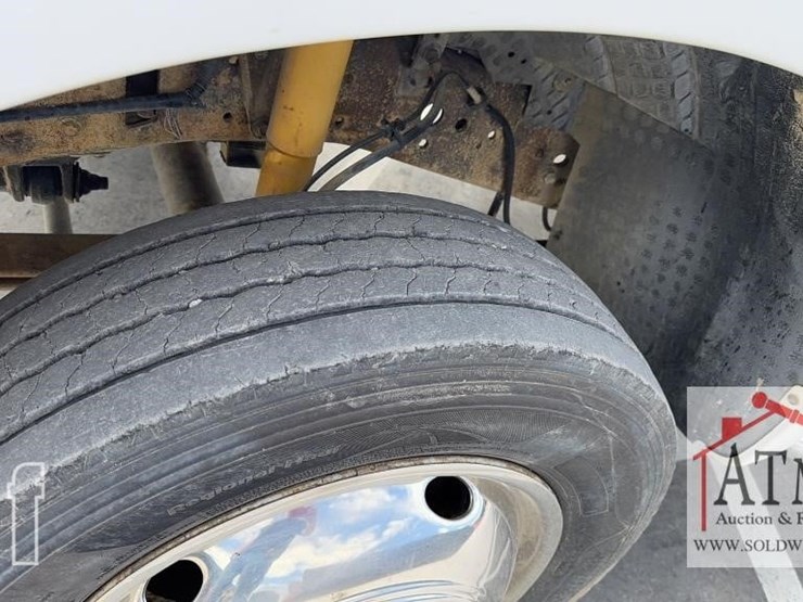 2002-ford-f550-image-9