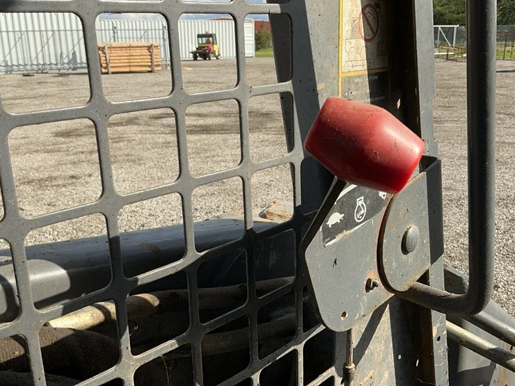 new-holland-ls190-image-50