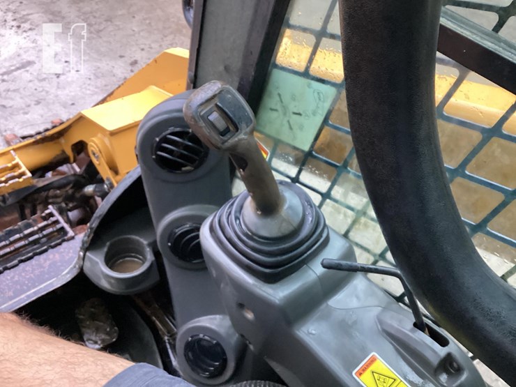 2017-caterpillar-289d-image-16