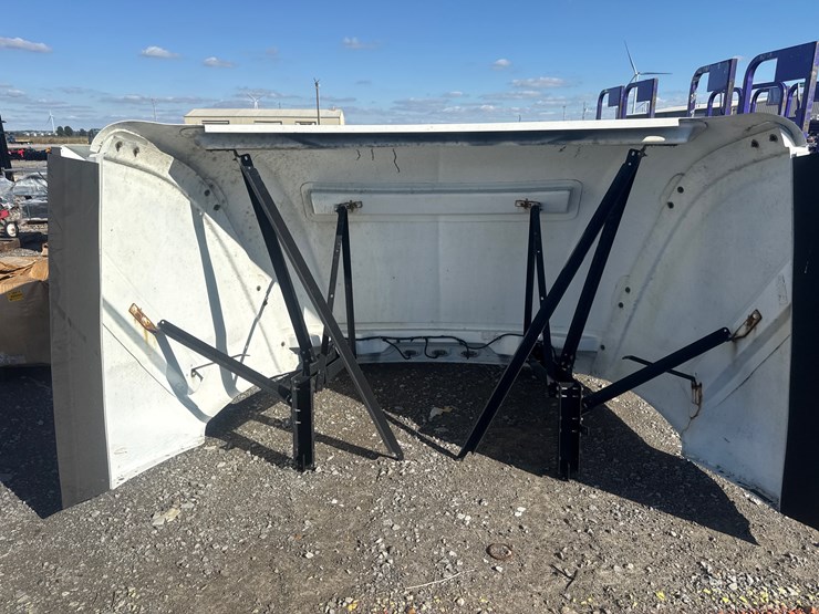 #28387-•-semi-truck-wind-deflector-image-6