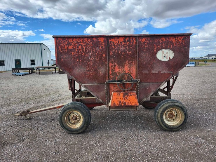 kory-farm-equipment-gravity-wagon-image-7