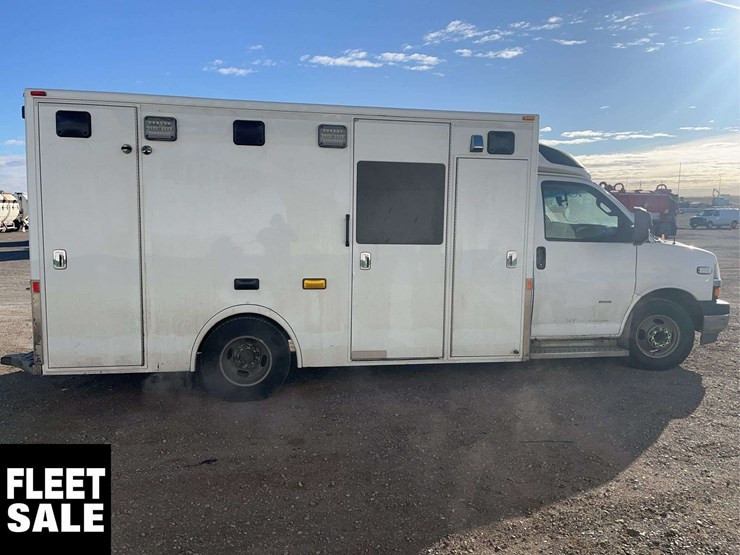2018-chevrolet-express-s/a-ambulance-image-5