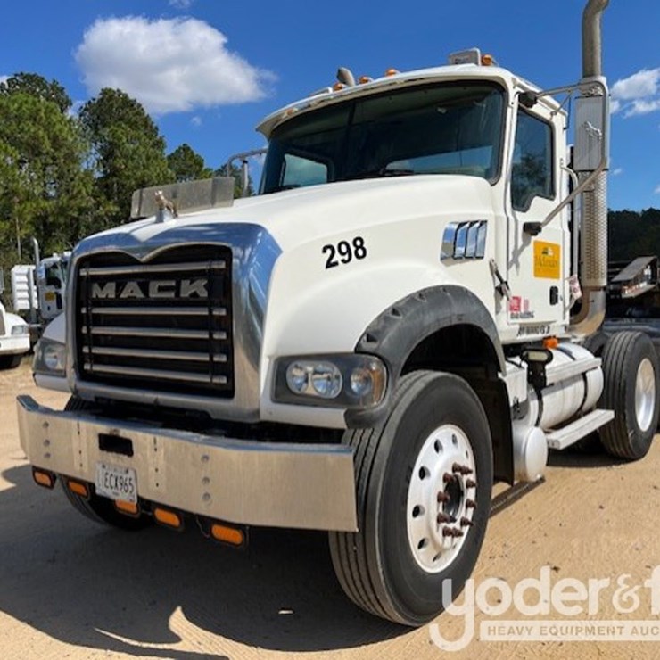 2009 Mack GU713