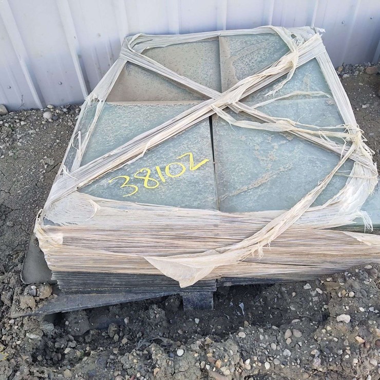Pallet of Plate Glass (16 3/4in x 22in)