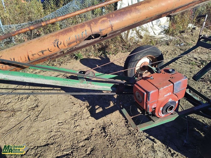 non-operable-gas-driven-mobile-grain-auger-image-5