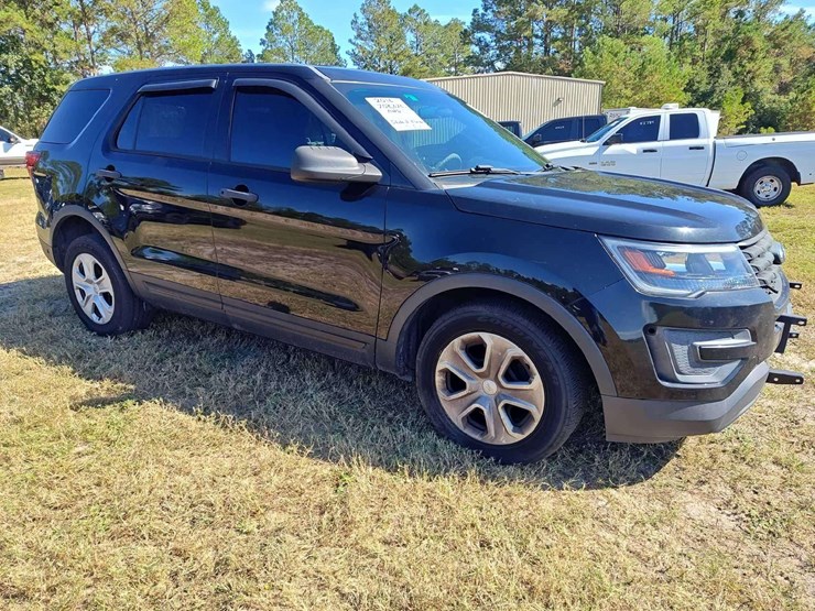 2016-ford-explorer-image-4