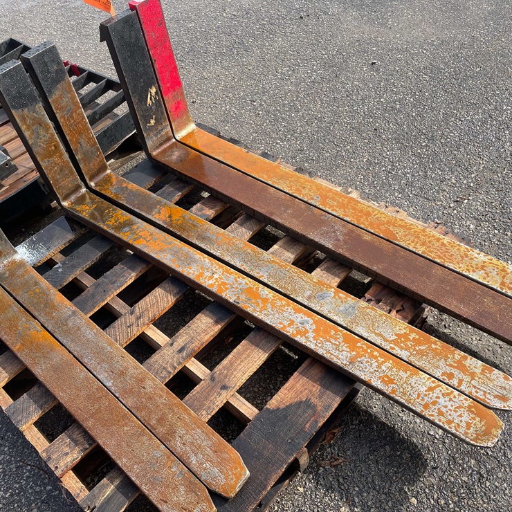 #14068 • Pair of 60" Forks (O10)